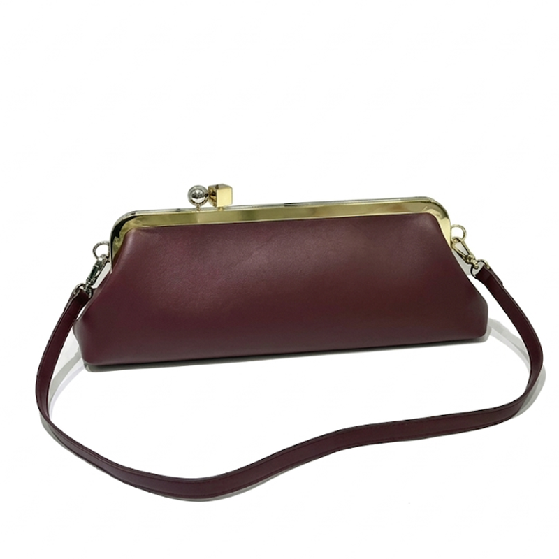 THE VINTAGE ELONGATED CLASP CLUTCH detail image 2