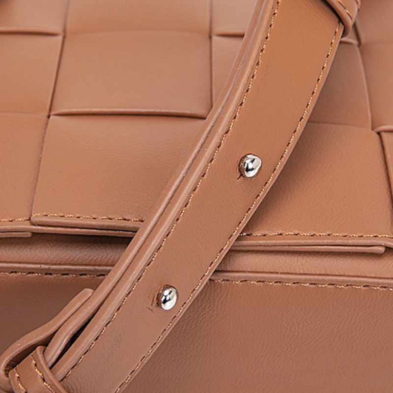 THE CASSETTE CROSSBODY detail image 12
