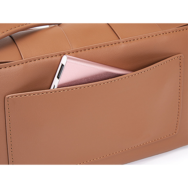 THE CASSETTE CROSSBODY detail image 14