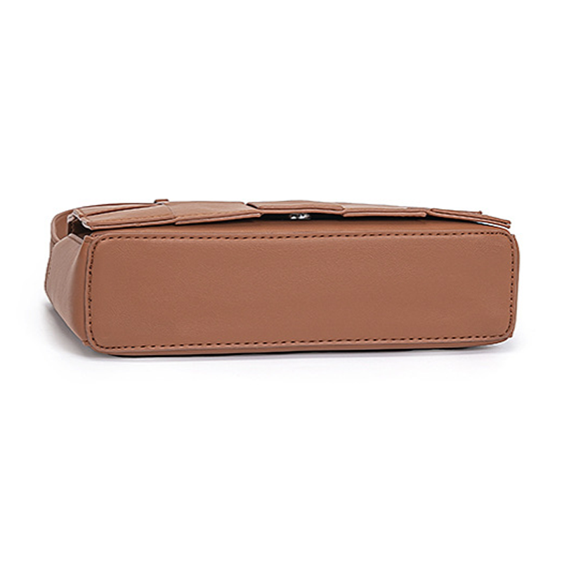 THE CASSETTE CROSSBODY detail image 16