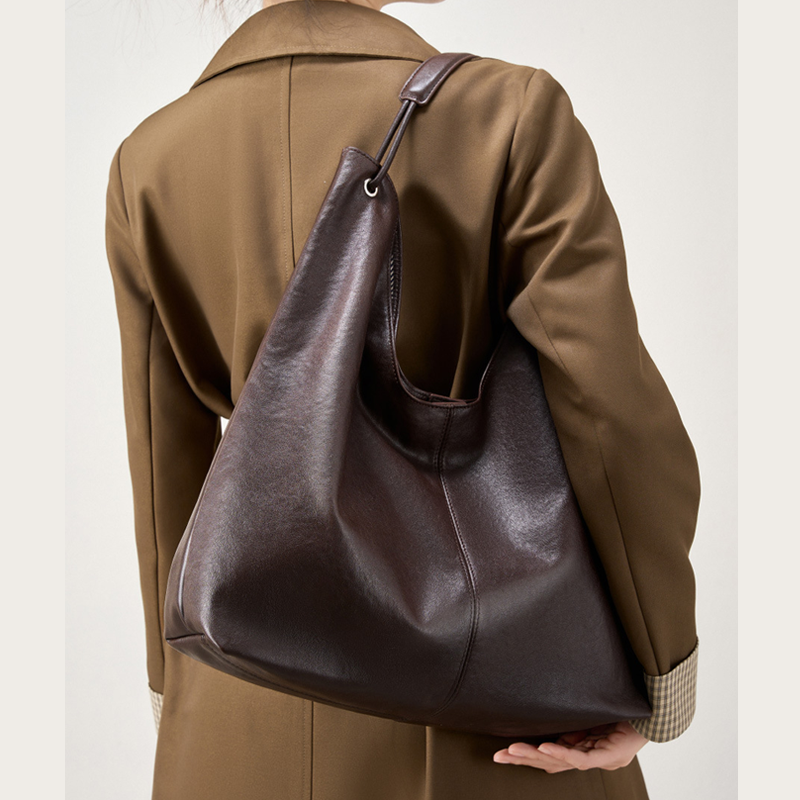 THE FLUID SLOUCH TOTE detail image 9