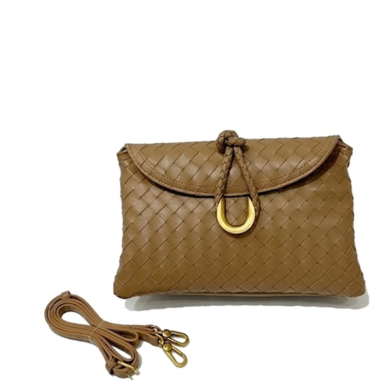 THE REFINED FLAP CLUTCH detail image 13