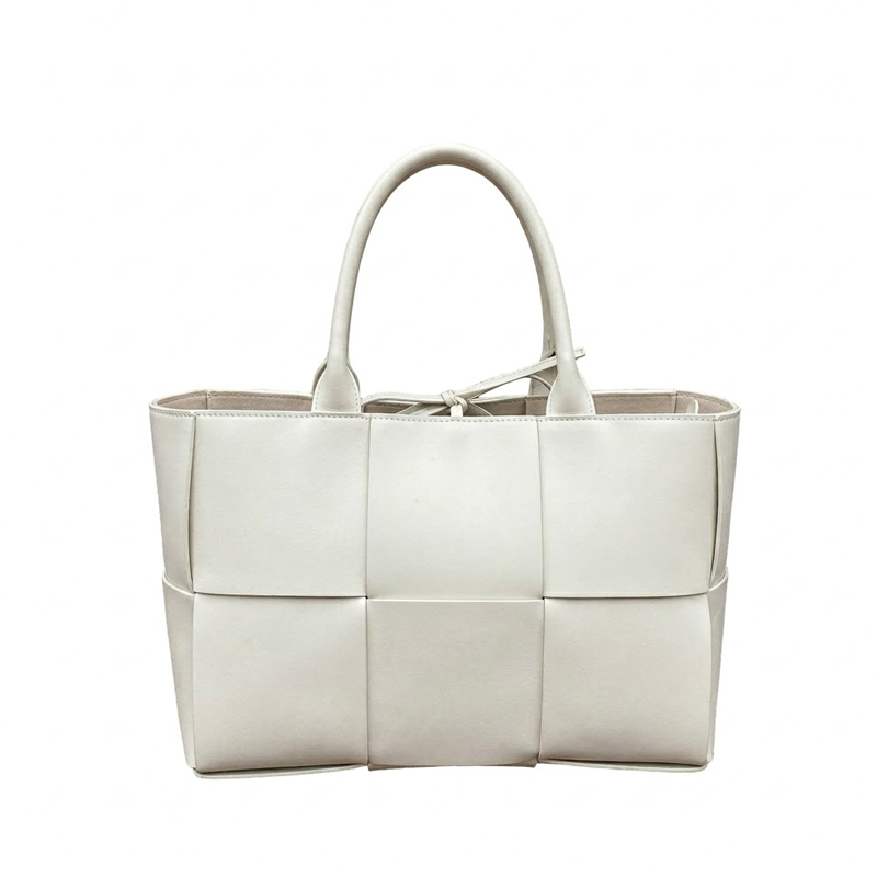THE SQUARE TOTE detail image 12