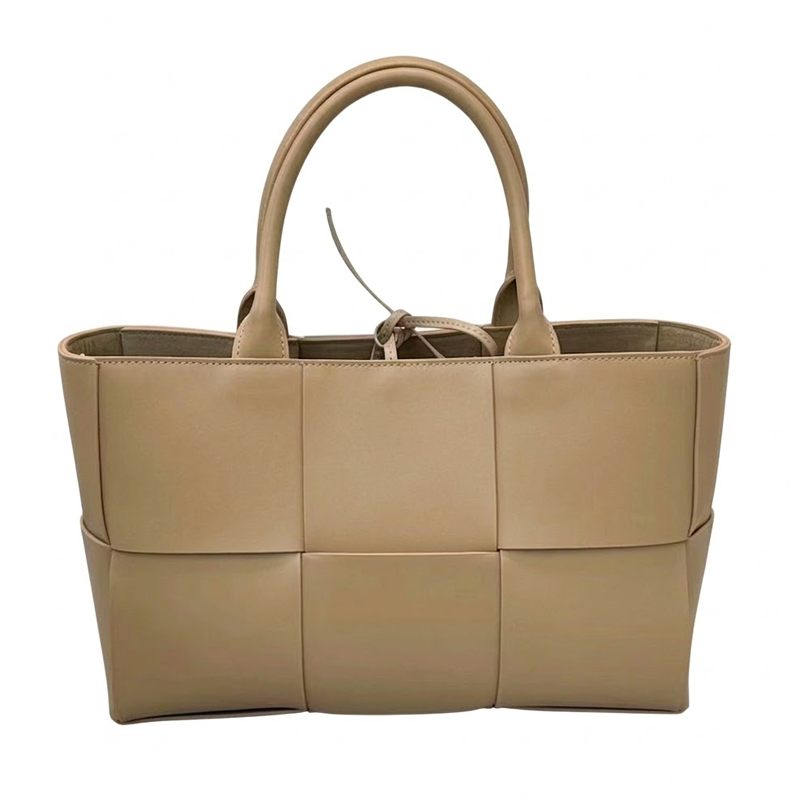 THE SQUARE TOTE detail image 16