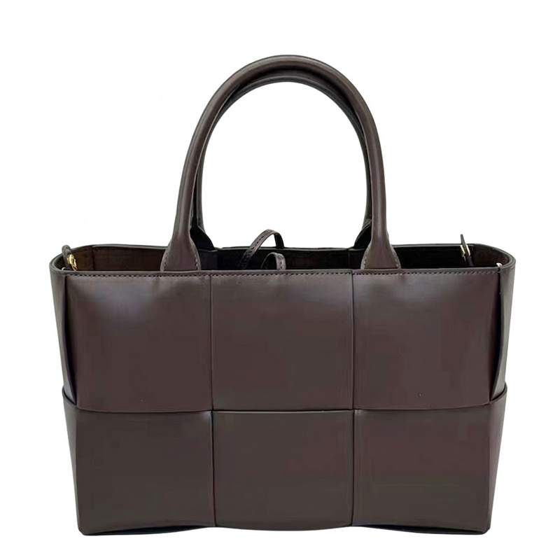 THE SQUARE TOTE detail image 17