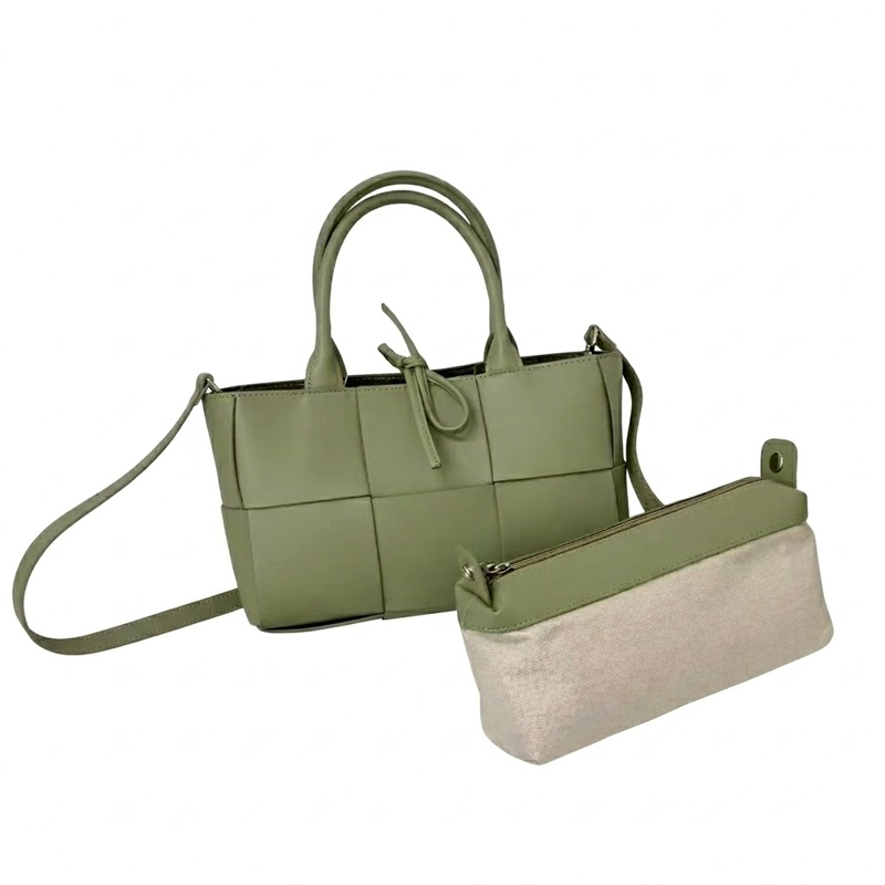 THE SQUARE TOTE detail image 19