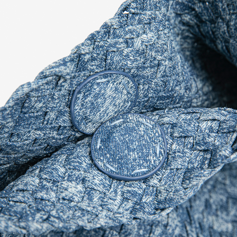 THE DENIM BLOCK VOLUME TOTE detail image 3