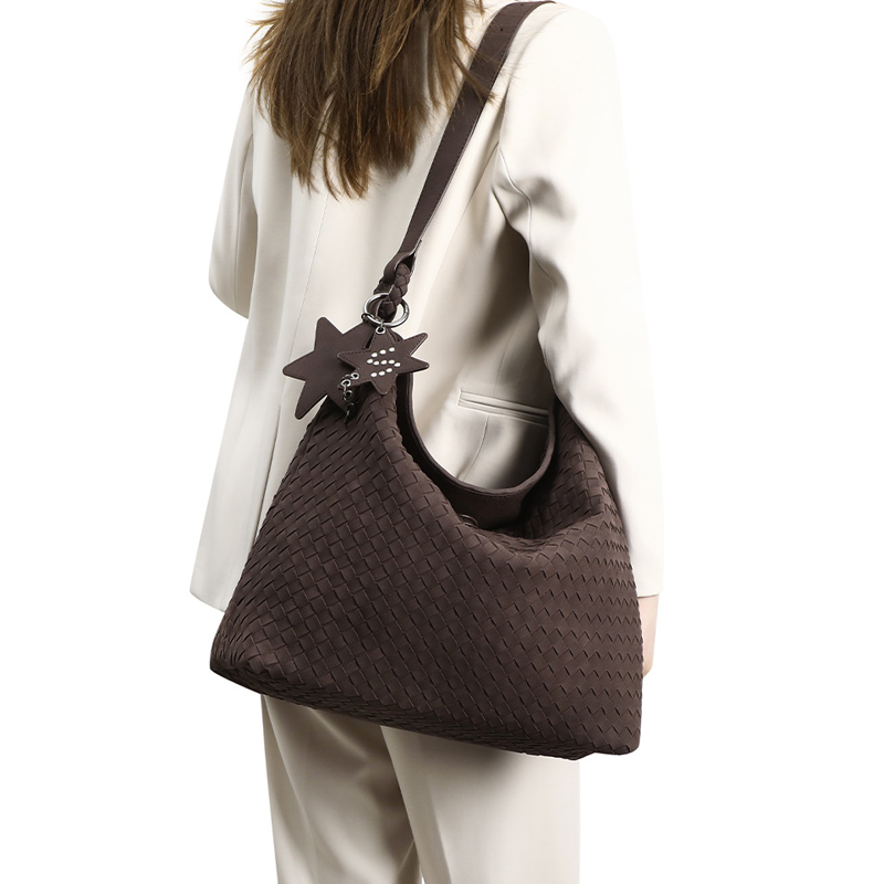 THE FLAP VOLUME TOTE detail image 5