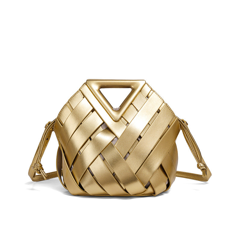 THE V-CUT CLUTCH detail image 12