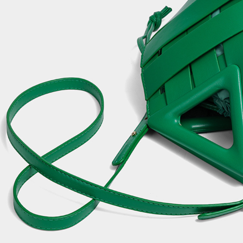 THE V-CUT CLUTCH detail image 16