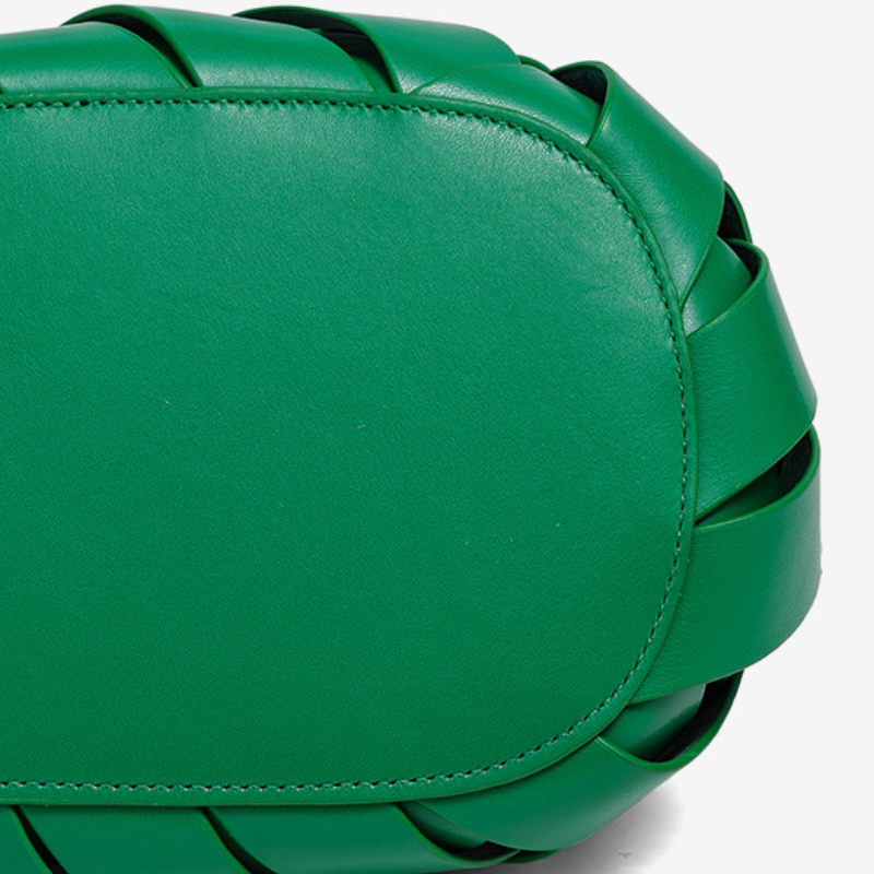 THE V-CUT CLUTCH detail image 18