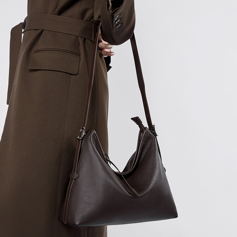 THE RELAXED ARCH HOBO detail image 8