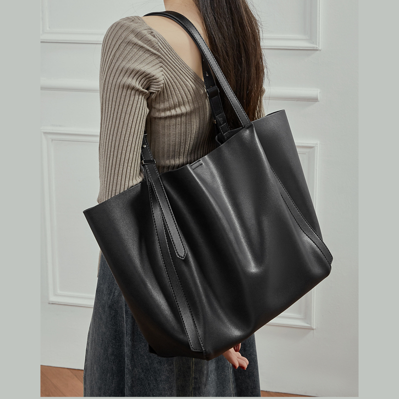 THE MINIMALIST SLOUCH TOTE detail image 7
