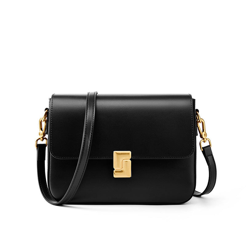 THE DUAL-STRAP VERSATILE FLAP BAG detail image 10