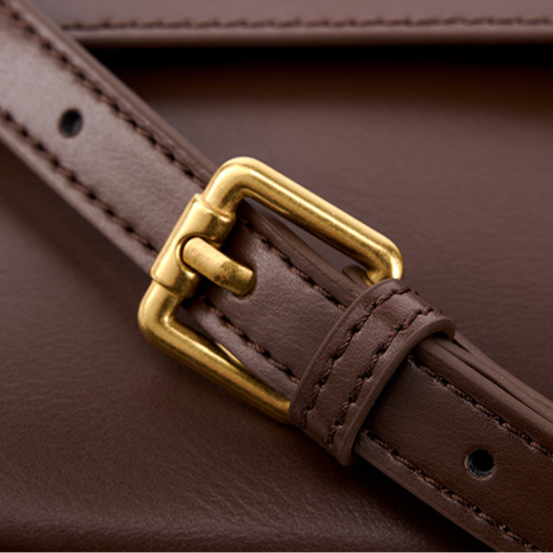 THE DUAL-STRAP VERSATILE FLAP BAG detail image 13