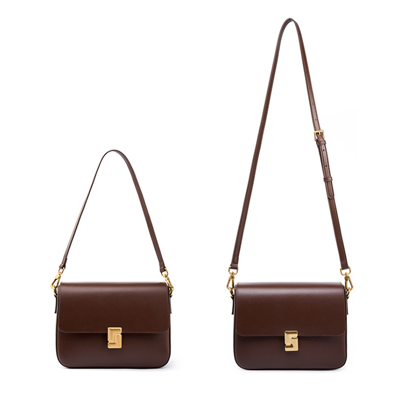 THE DUAL-STRAP VERSATILE FLAP BAG detail image 4