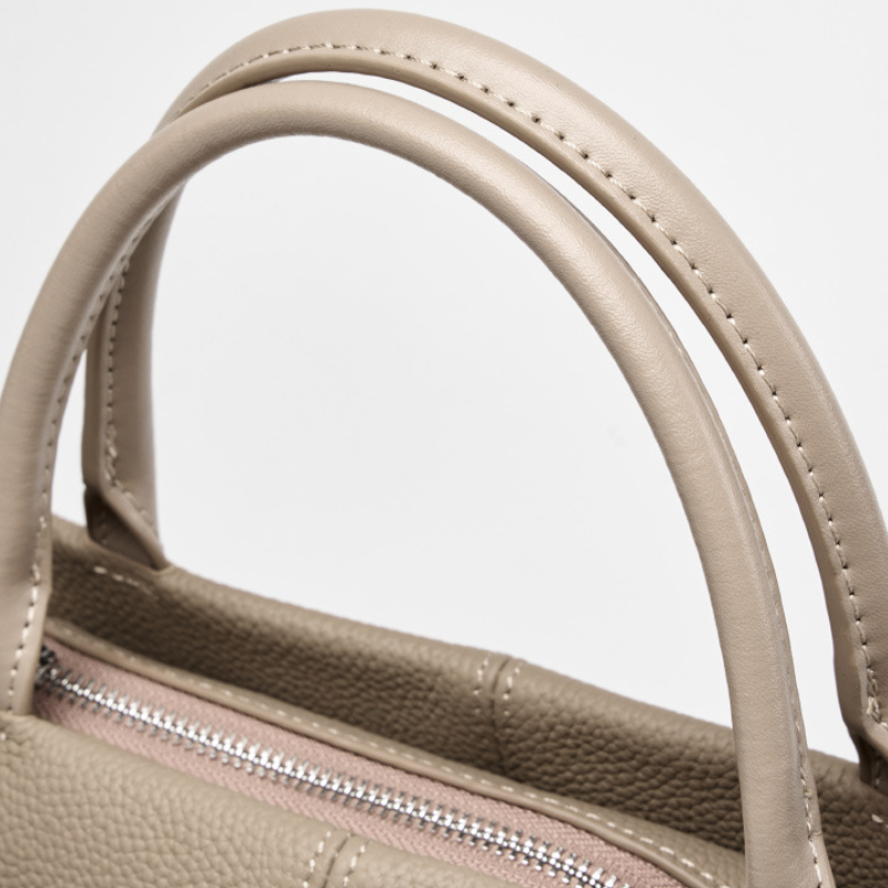 THE BELTED BUSINESS TOTE detail image 14