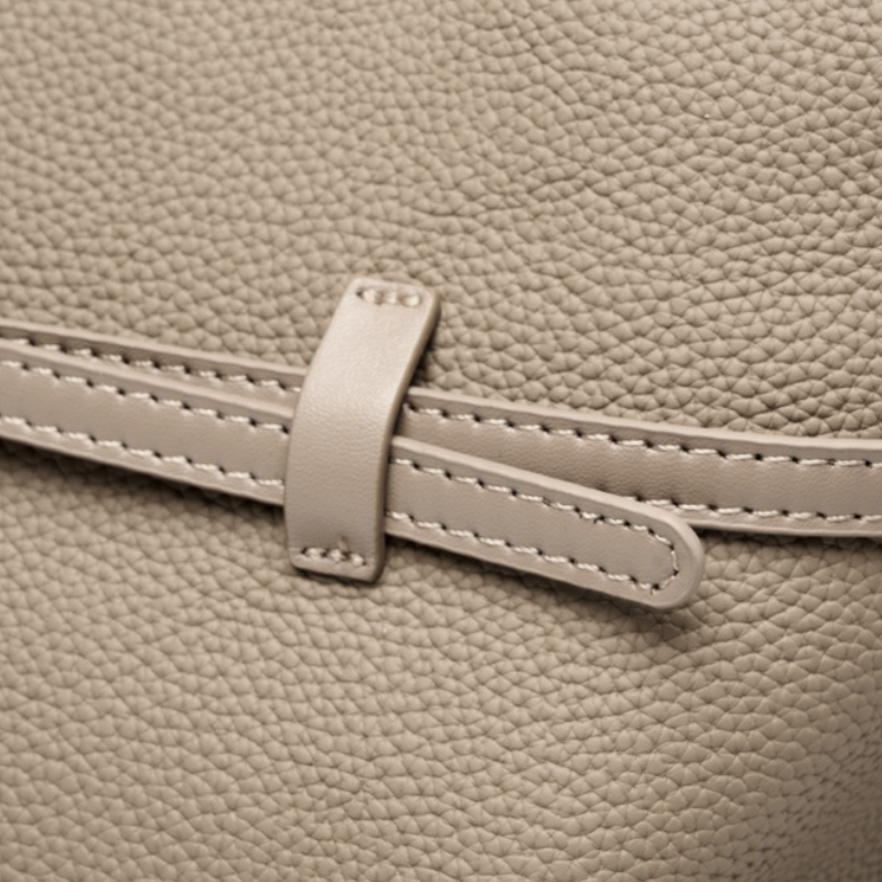 THE BELTED BUSINESS TOTE detail image 15