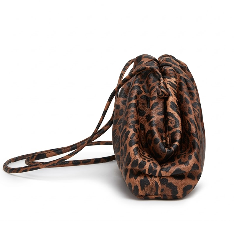 THE WILD POUCH detail image 9