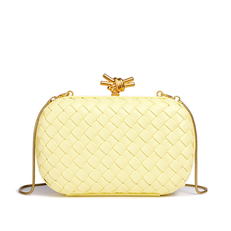 THE REFINED BARREL DUFFEL CLUTCH detail image 6