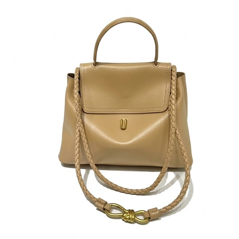 THE BRAIDED FLAP BAG detail image 16