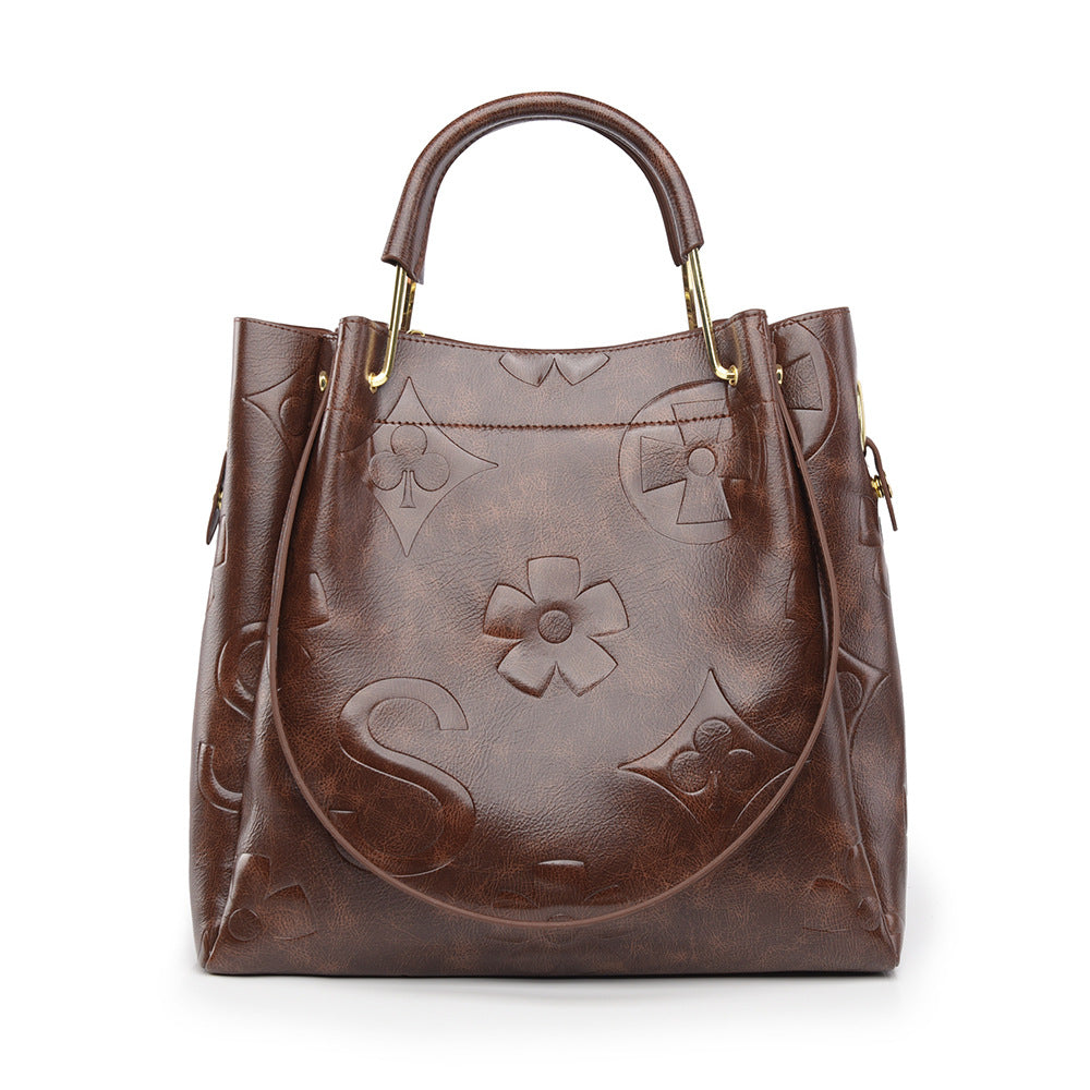 THE LUXE MONOGRAM EMBOSSED TOTE SET detail image 16