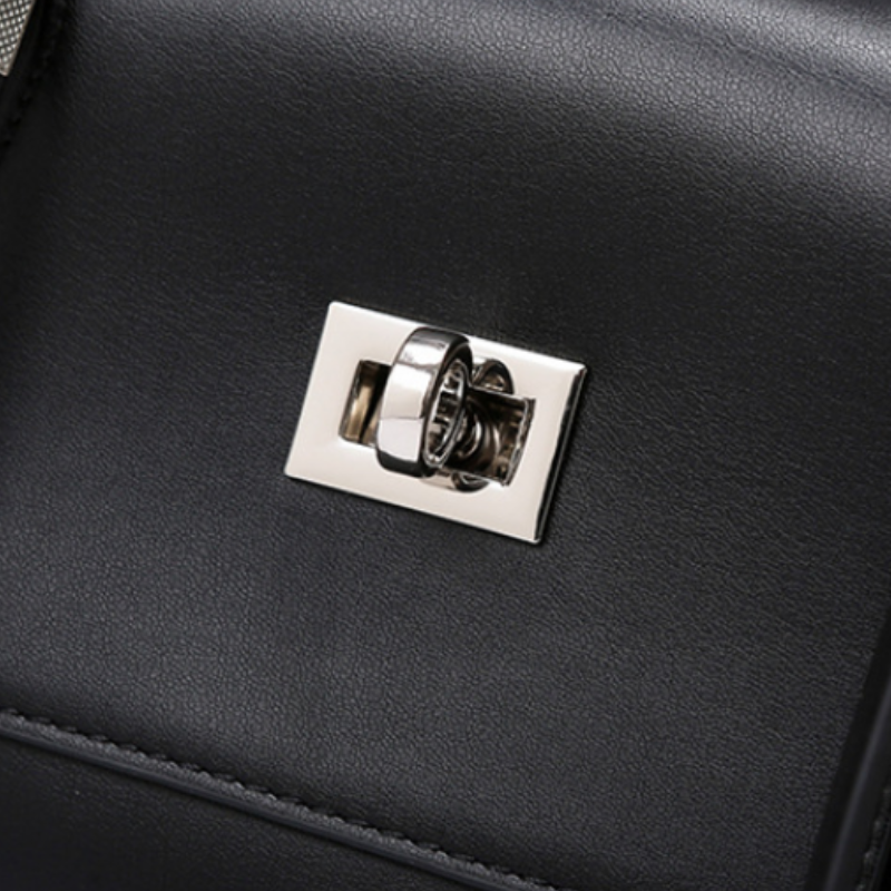 THE MULTI-POCKET DECONSTRUCTED TOTE detail image 14