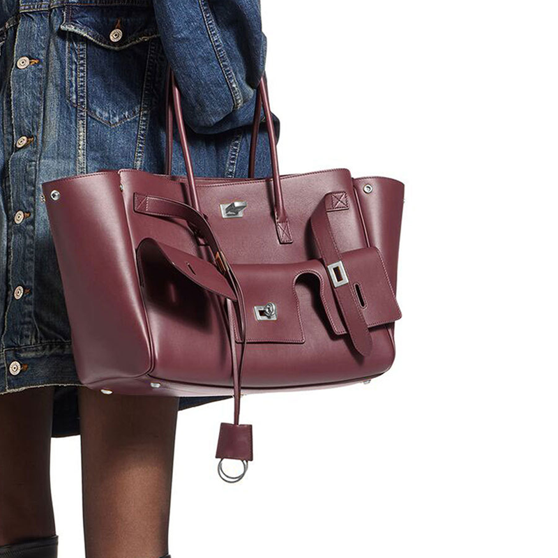 THE MULTI-POCKET DECONSTRUCTED TOTE detail image 9