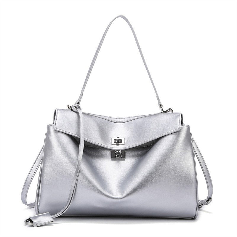 THE TRI-COMPARTMENT EXECUTIVE FLAP BAG detail image 18