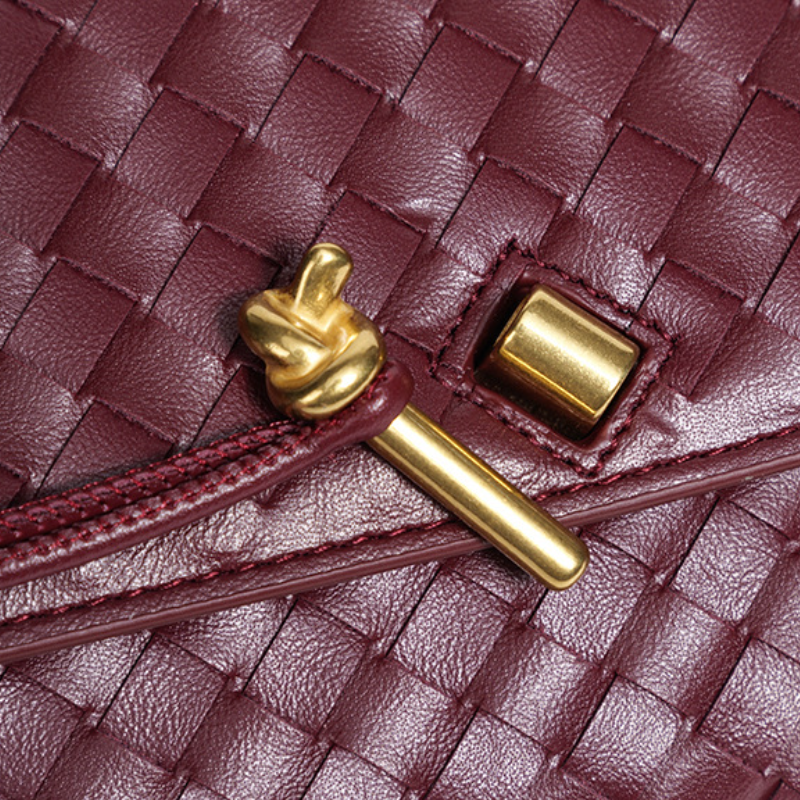THE KNOT FLAP CLUTCH detail image 19