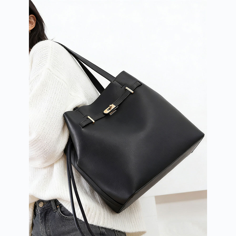 THE BELTED DRAWSTRING SHOPPER detail image 6