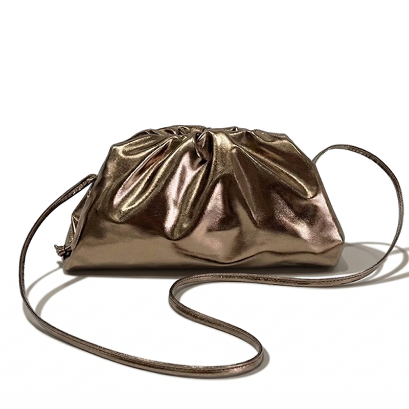 THE METALLIC LUSTRE POUCH detail image 12