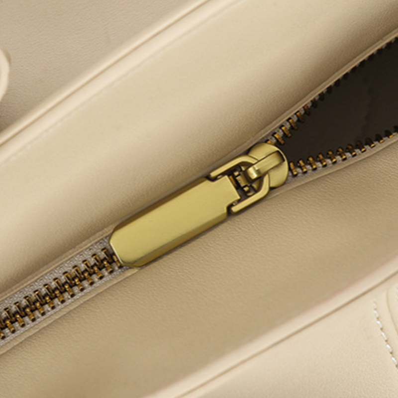 THE SCULPTURAL PLEATED DUMPLING BAG detail image 12