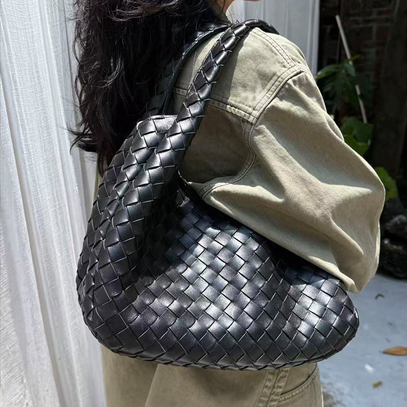 THE REFINED CRESCENT HOBO detail image 4