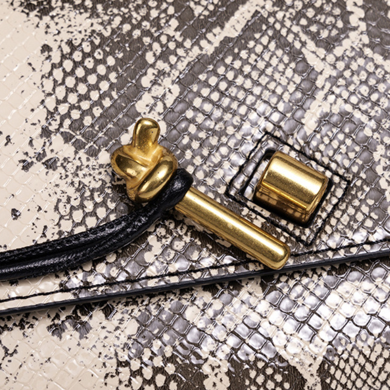 THE KNOT FLAP CLUTCH - WILD detail image 11