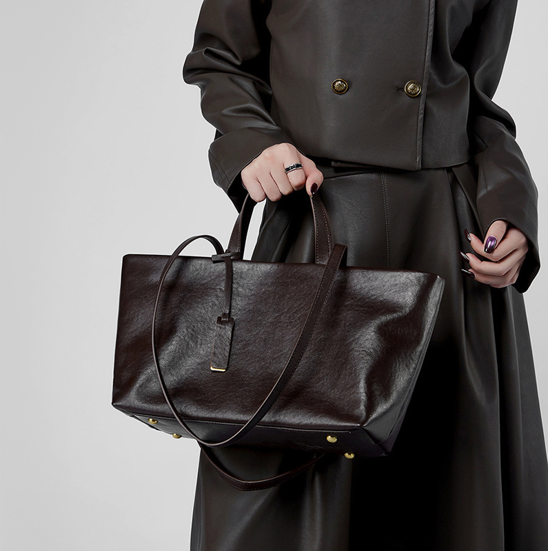 THE ARTISANAL MULTI-COMPARTMENT TOTE detail image 7