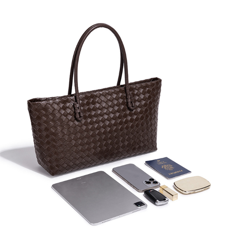 THE ESSENTIAL ZIP TOTE detail image 8